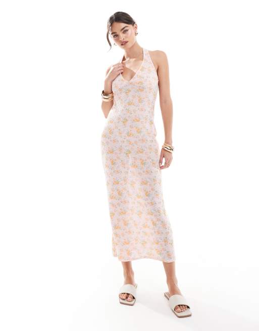 ASOS DESIGN – Wiązana na plecach szydełkowana sukienka maxi z dekoltem typu halter w drobny kwiatowy wzór