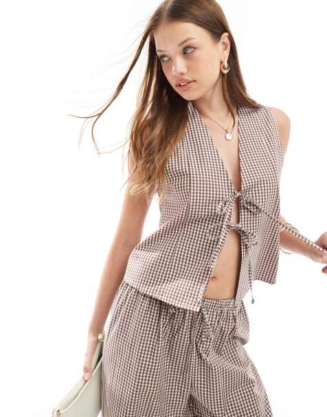 ASOS DESIGN – Wiązana z przodu kamizelka w brązową kratkę vichy - view 1