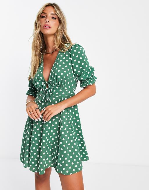 ASOS DESIGN – Wiązana z przodu szałwiowa sukienka mini w kropki