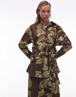 ASOS DESIGN - Wickel-Hemd aus Popeline mit Bindegürtel und Paisley-Print-Bunt