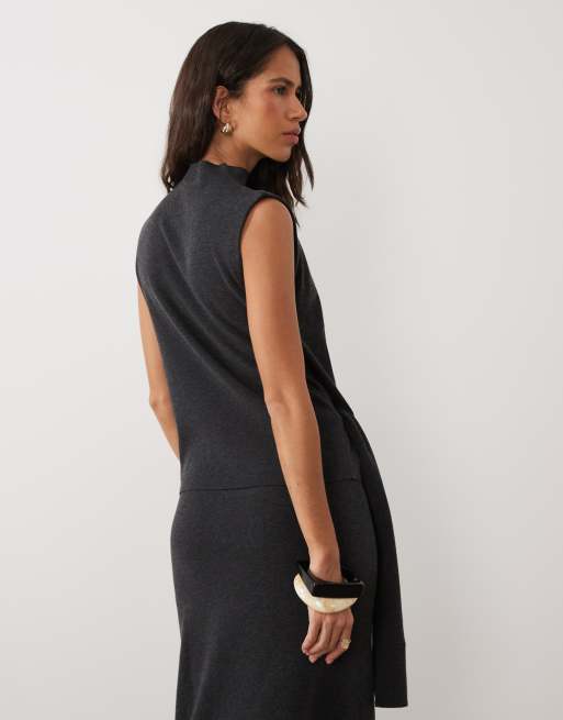 ASOS DESIGN Wickeloberteil mit Bindeband vorn, ärmellos, als Kombiteil in Anthrazit, 4 von 4