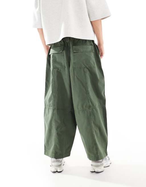 ASOS DESIGN wide balloon fit trousers in dark green, 5 of 5