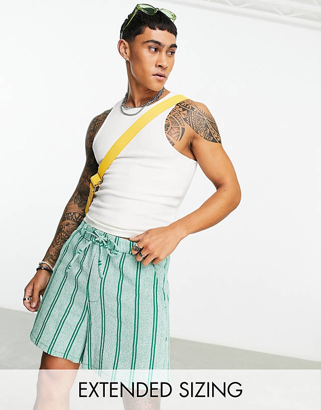 ASOS DESIGN - wide cargo shorts with crinkle texture in turquoise