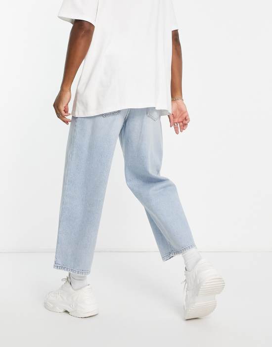 https://images.asos-media.com/products/asos-design-wide-crop-jeans-in-light-wash/201658581-2?$n_550w$&wid=550&fit=constrain