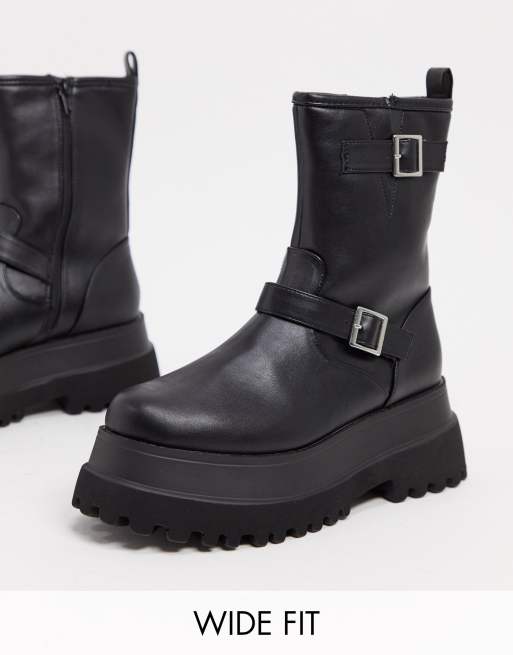 black flat pull on boots