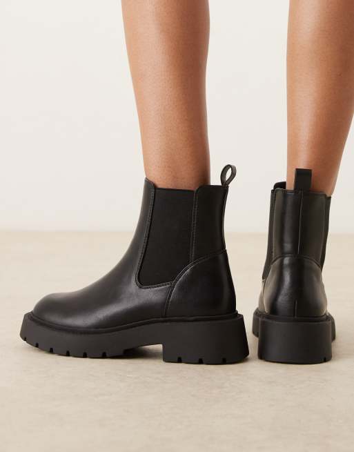 ASOS DESIGN Wide Fit Alford chunky flat chelsea boots in black, 4 of 4