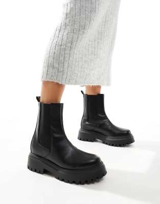 ASOS DESIGN Wide Fit Amber chunky chelsea boots in black