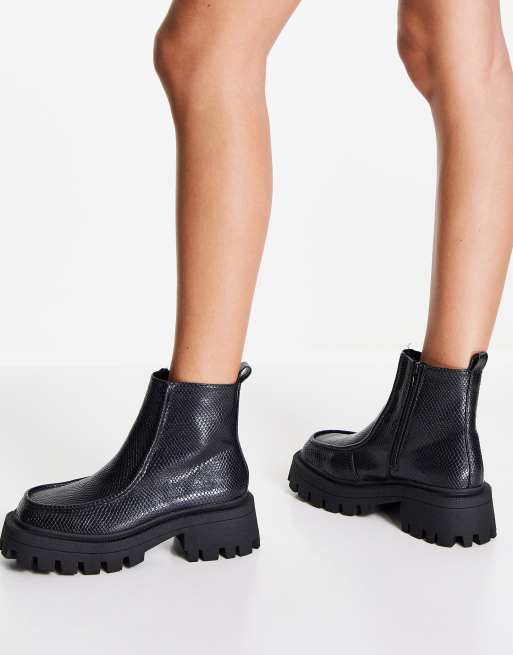 ASOS DESIGN Wide Fit – Anaconda – Svarta, ormskinnsmönstrade, grova boots i loaferstil, 3 av 4