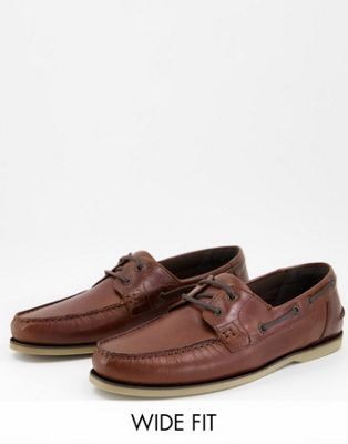 ASOS DESIGN Wide Fit boat shoes in tan leather with gum sole