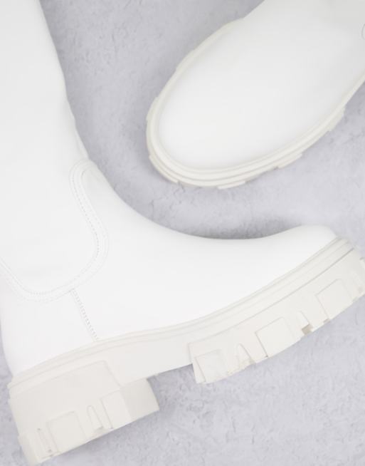 ASOS DESIGN Wide Fit – Carla – Flache Stiefel mit dicker Sohle in Weiß, weite Passform, 3 von 4