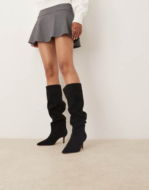 ASOS DESIGN Wide Fit – Cydney – Svarta, slouchy, knähöga boots i dra på-modell och mockaimitation - view 1