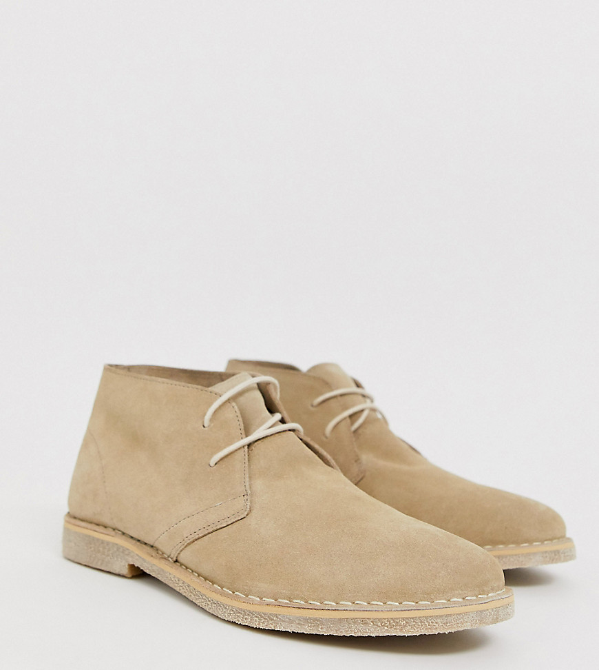 ASOS DESIGN Wide Fit desert chukka boots in stone suede-Neutral