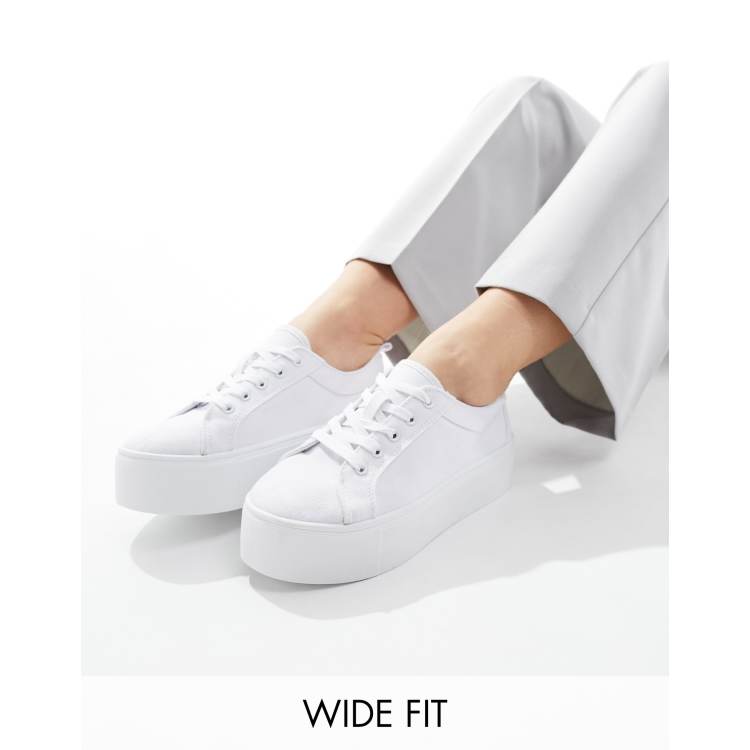 ASOS DESIGN Wide Fit Divide Schnursneaker in WeiB mit Plateausohle
