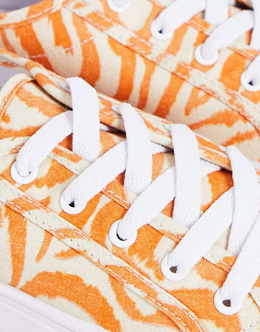 Tiger hot sale print sneakers