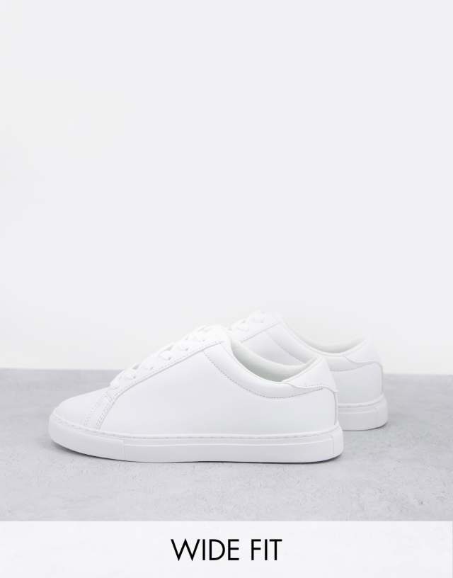 ASOS DESIGN Wide Fit Drama sneakers in white