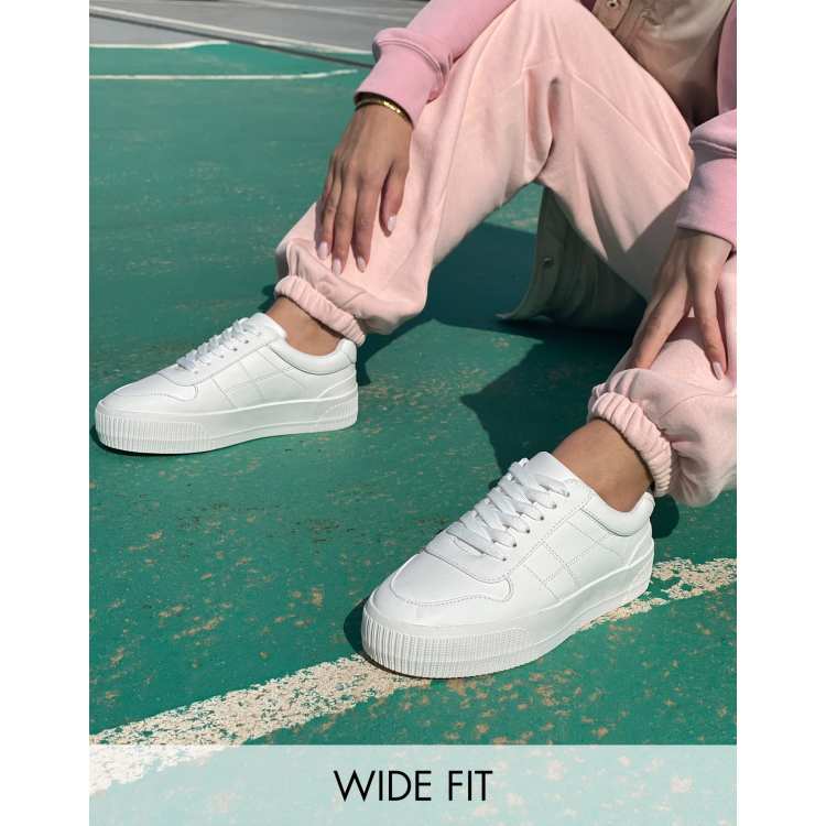 Wide fit sales platform trainers