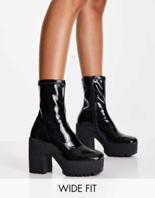 ASOS DESIGN Wide Fit – Elena – Czarne lakierowane buty z elastyczną cholewką na wysokim obcasie