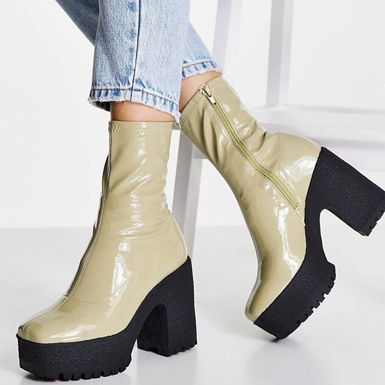 ASOS DESIGN Wide Fit – Elena – Sock-Boot-Stiefel in Salbeigrün mit hohem  Absatz, weite Passform | ASOS