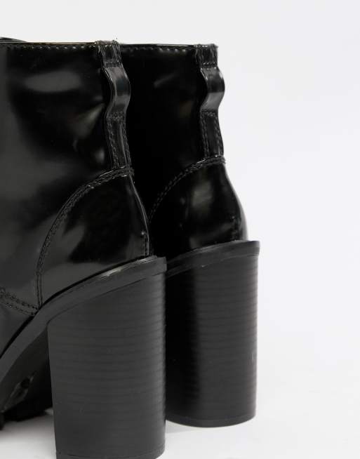 Elm chunky hot sale lace up boots