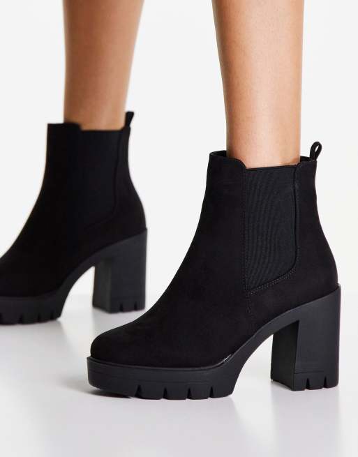 ASOS DESIGN Wide Fit Eve Chelsea Stiefel in Schwarz mit Absatz und dicker Sohle ASOS