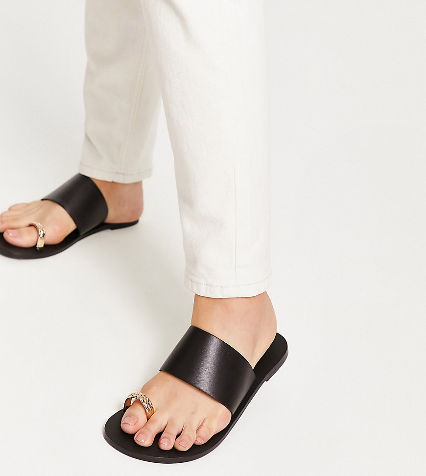 ASOS DESIGN Wide Fit Fabian leather toe loop flat sandal in black
