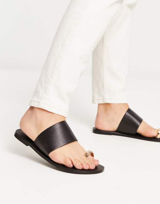 ASOS DESIGN Wide Fit Fabian leather toe loop flat sandals in black