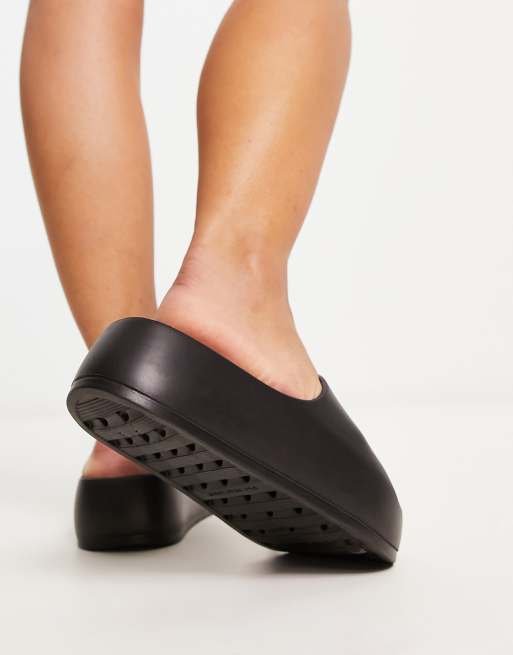 ASOS DESIGN Wide Fit February one piece sliders in black, 4 of 4
