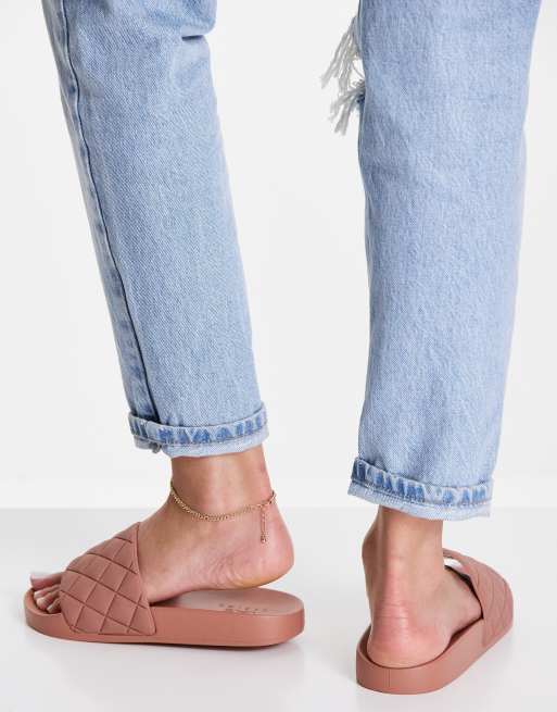 ASOS DESIGN Wide Fit Flare quilted sliders in beige, 3 of 4