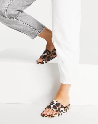 wide fit pool sliders