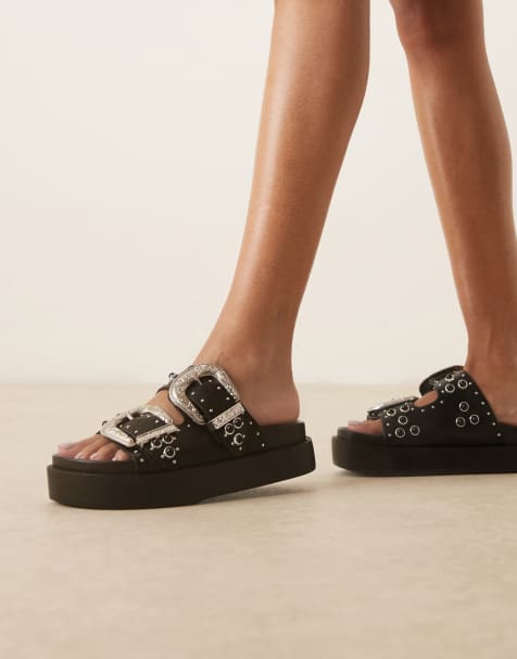 ASOS DESIGN Wide Fit – Forward – Sandalen in Schwarz mit breiten Westernschnallen und Fußbett - view 1