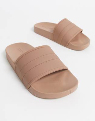 wide fit pool sliders