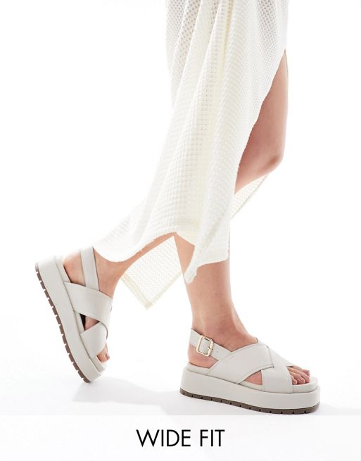 FhyzicsShops DESIGN Wide Fit – Frosty – Dwuczęściowe sandały na grubej podeszwie w kolorze złamanej bieli