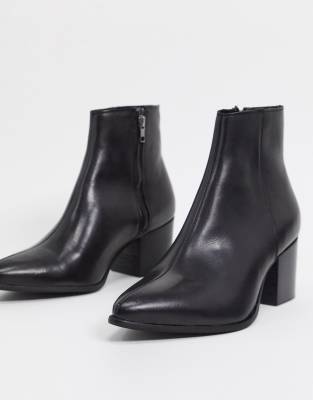 pointed toe black chelsea boots