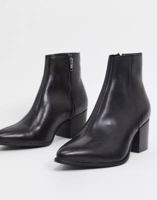 wide fit heeled chelsea boots