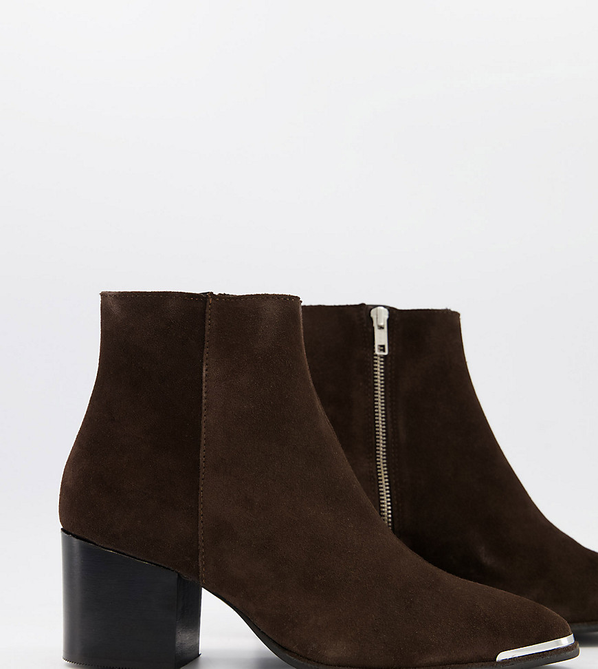 ASOS DESIGN Wide Fit heeled chelsea boots with pointed toe in brown suede with metal toe cap