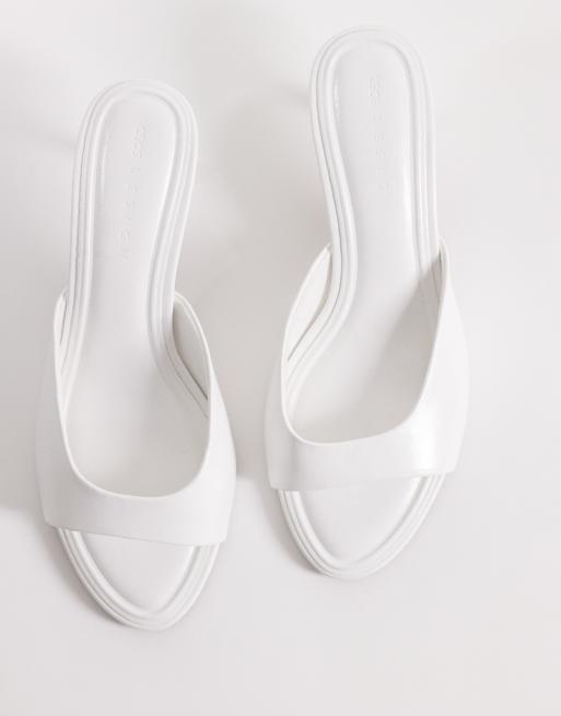 ASOS DESIGN Wide Fit High-Five kitten heel mules in white, 2 of 4