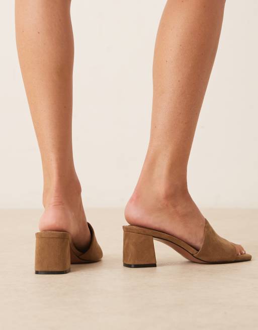 ASOS DESIGN Wide Fit Honeycomb mid heeled mules in taupe suedette, 3 of 4