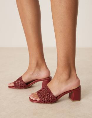 Honeycomb woven detail mid heeled mules in dark cherry-Red