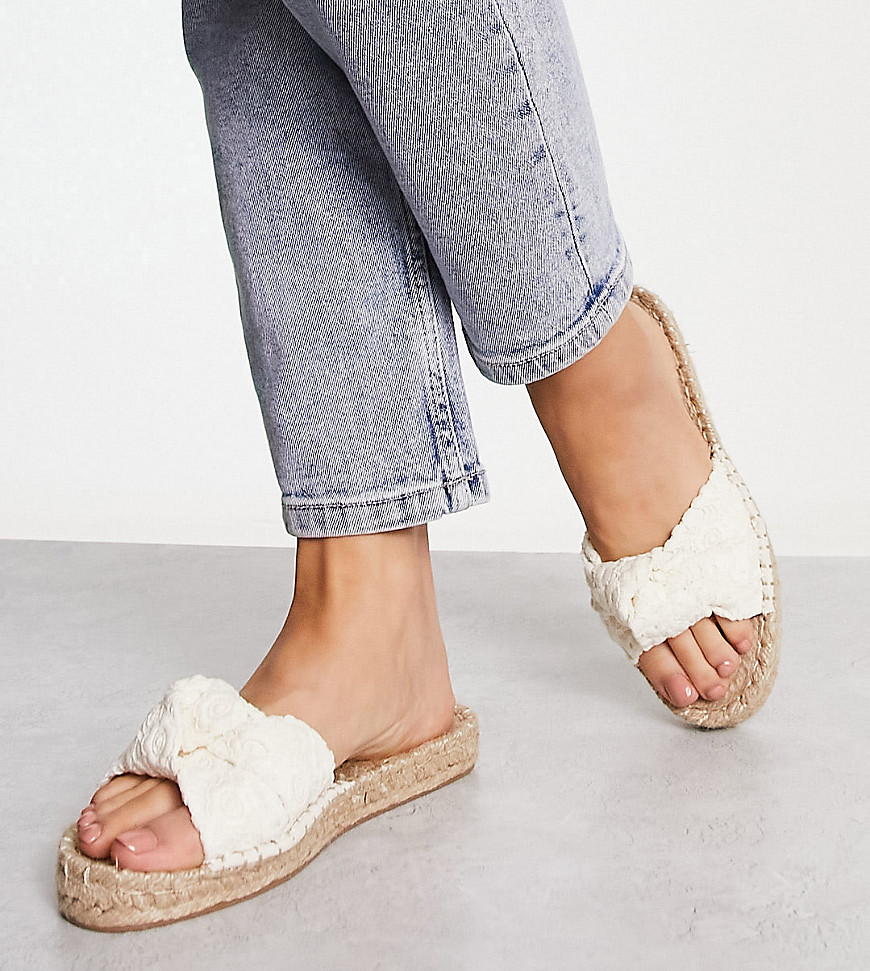 ASOS DESIGN Wide Fit Jade knotted espadrille mules in natural-White