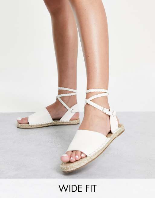 ASOS DESIGN Wide Fit - Jelly - Hvide espadrille-sandaler med rebsål og bindebånd 