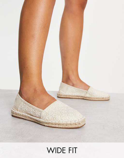 Espadrilled Shoes