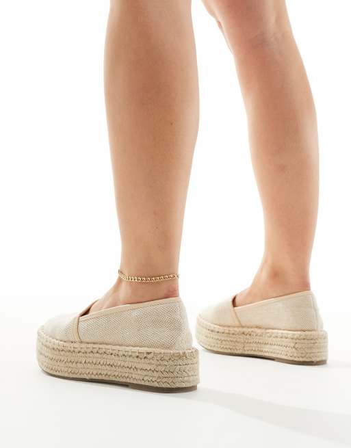 ASOS DESIGN Wide fit Journal flatform in cream | ASOS