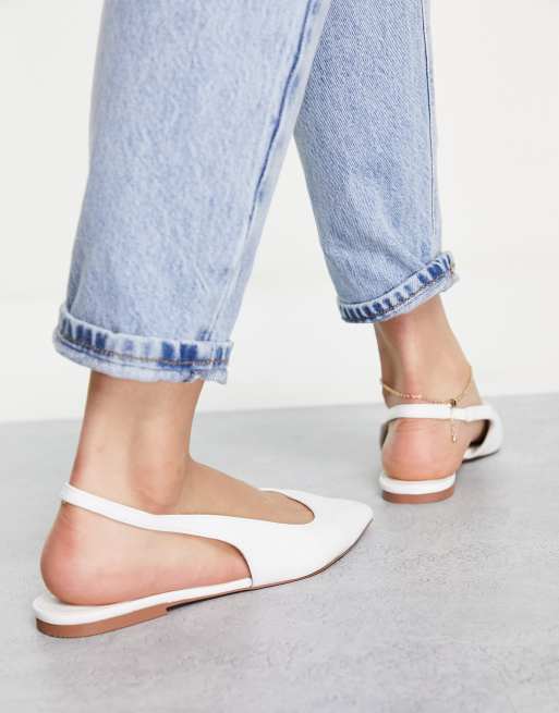 ASOS DESIGN Wide Fit Lala Flache spitze Schuhe in WeiB mit Fersenriemen weite Passform ASOS