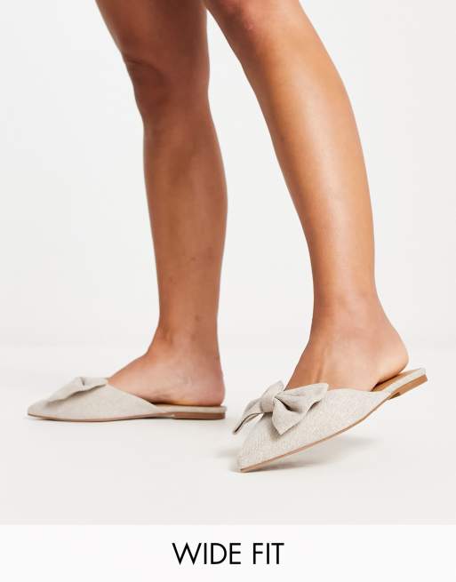 ASOS DESIGN Wide Fit Lass Mules plates pointues avec n ud oversize Naturel