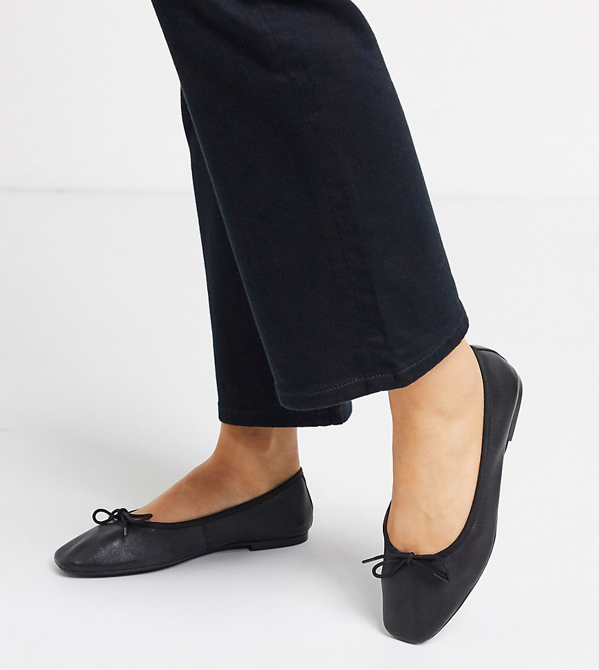 ASOS DESIGN Wide Fit Layer leather bow ballet flats in black