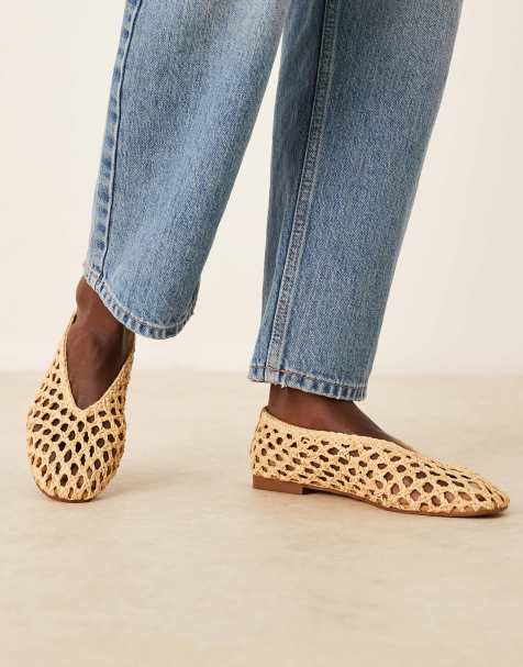 ASOS DESIGN Wide Fit - Linus - Minimalistische geweven ballerina's in naturel - view 1