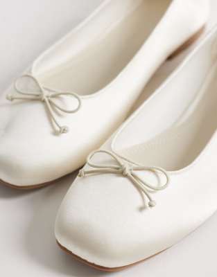 Asos Design Lullaby Basic Bow Ballet Flats In Ivory-white In White