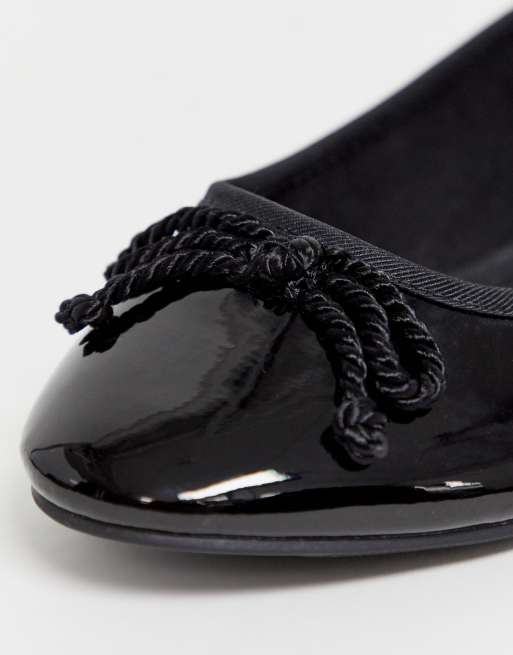 ASOS DESIGN Wide Fit – Loretta – Schwarze, flache Ballerinas mit Zierschleife, 2 von 4