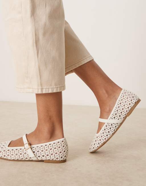 ASOS DESIGN Wide Fit Lottie mary jane ballet flats in off-white weave, 3 of 4