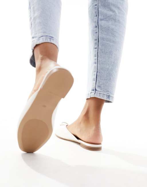 ASOS DESIGN Wide Fit – Lucia – Pantoletten in Elfenbein, weite Passform, 2 von 4